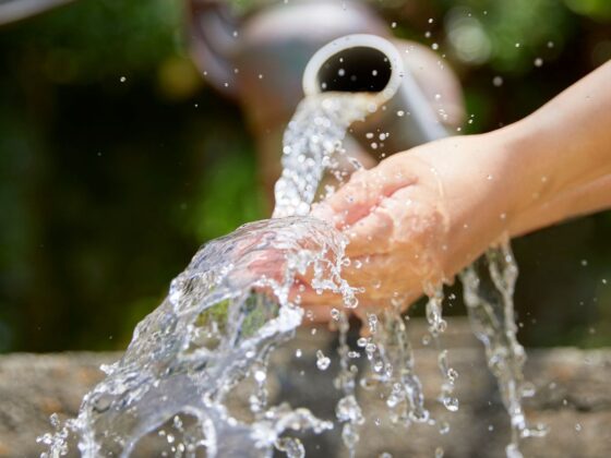 suministro de agua